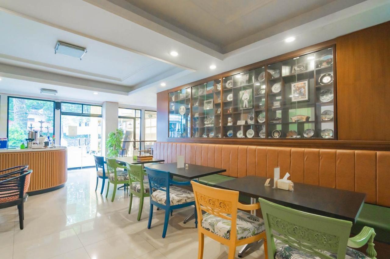 Cihampelas Hotel 2 Mitra Reddoorz Бандунг Экстерьер фото